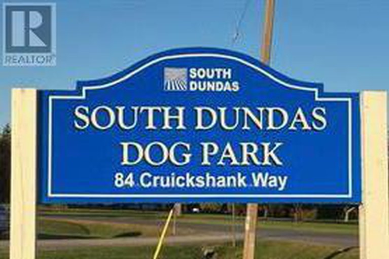 29404761/70-augusta-street/morrisburg/south-dundas/ontario/K0C1X0_33