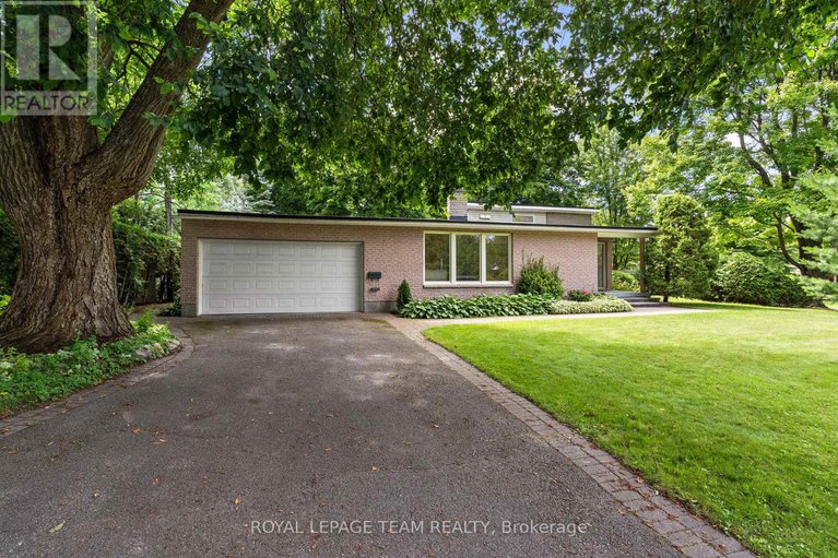 28660553/1952-fairbanks-avenue/alta-vistafaircrest-heights/ottawa/ontario/K1H5Y4_1