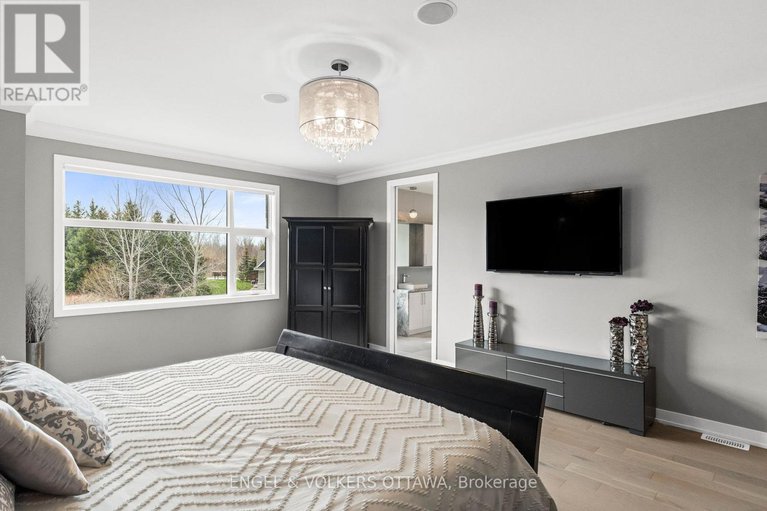 29149631/532-leimerk-court/manotick-village-manotick-estates/ottawa/ontario/K4M0E8_24