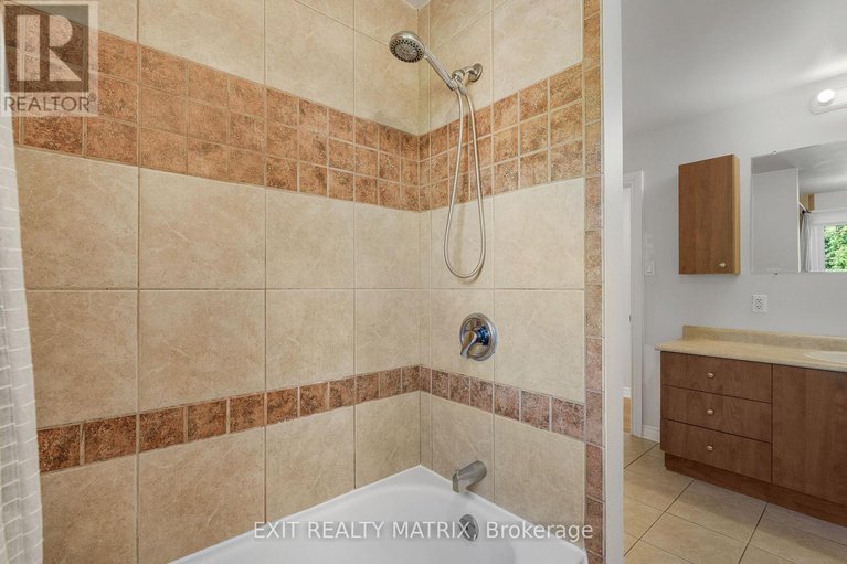 28901438/175-roxanne-street/clarencerockland-twp/clarence-rockland/ontario/K0A1N0_16