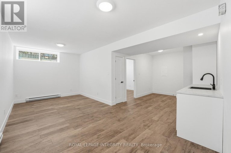 29663854/984-watson-street/fairfield-heights/ottawa/ontario/K2B6C2_38