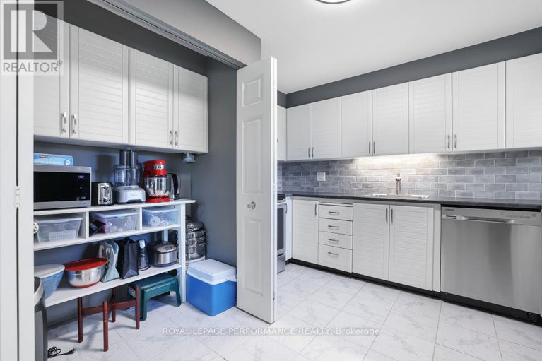 28992584/21-arbordale-crescent/centrepointe/ottawa/ontario/K2G5C7_24