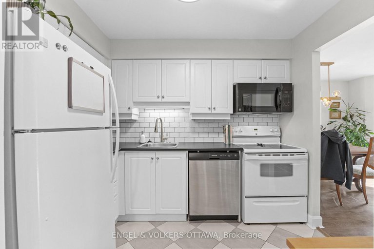 28902187/101-800-mckellar-avenue/carlingwood/ottawa/ontario/K2A2X5_13