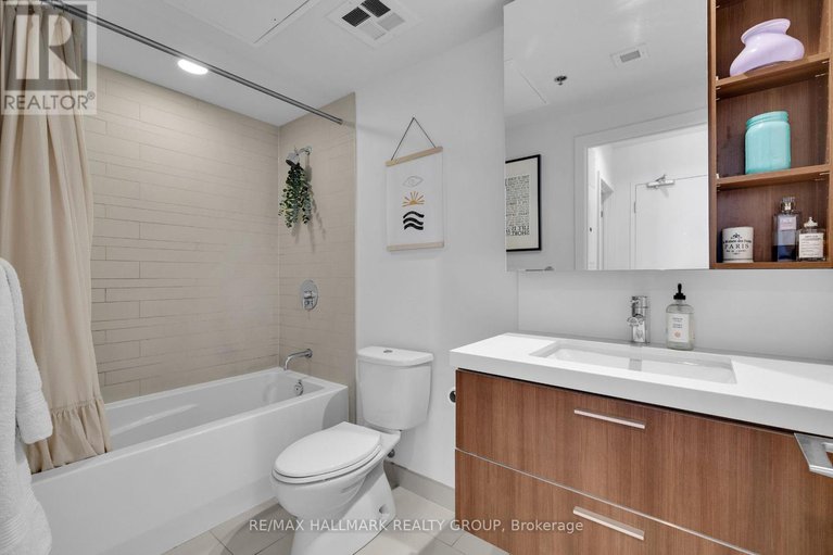 28532550/933-340-mcleod-street/ottawa-centre/ottawa/ontario/K2P1A4_21