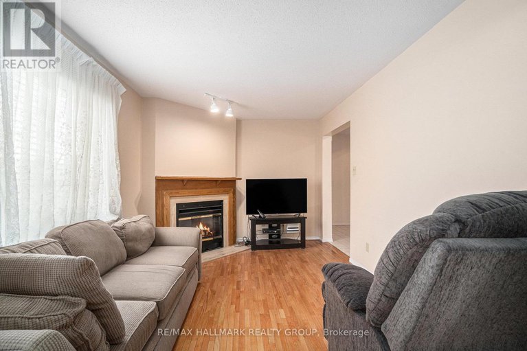 28414091/9-raj-terrace/hunt-club-park/ottawa/ontario/K1G4T4_9