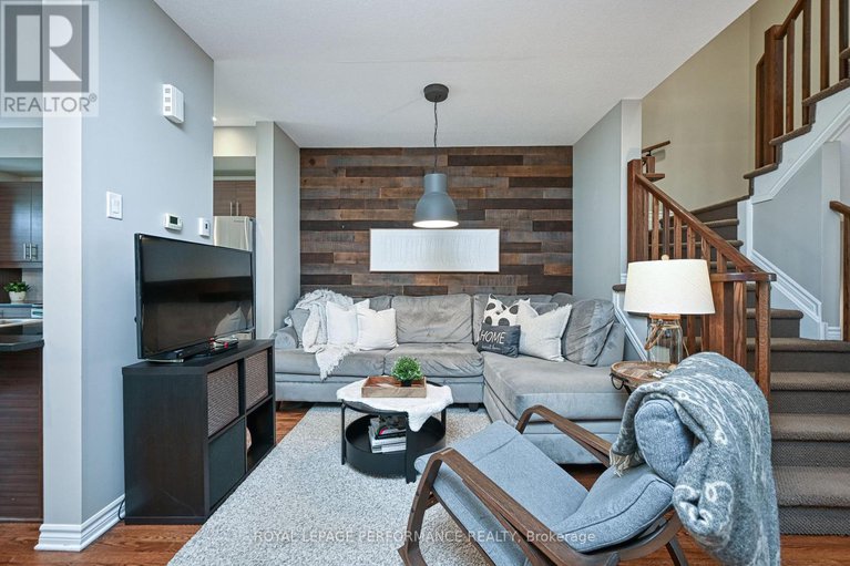 28391949/664-whitecliffs-avenue/riverside-south/ottawa/ontario/K1V2N4_7