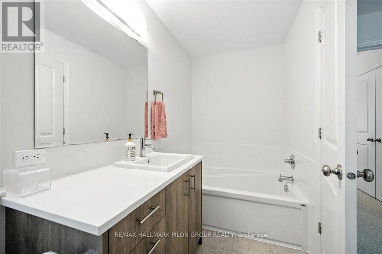 28722166/391-cornice-street/mer-bleuebradley-estatesanderson-park/ottawa/ontario/K1W0P7_16