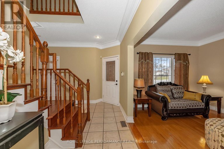 29232445/644-valin-street/fallingbrookgardenway-south/ottawa/ontario/K4A3S9_12