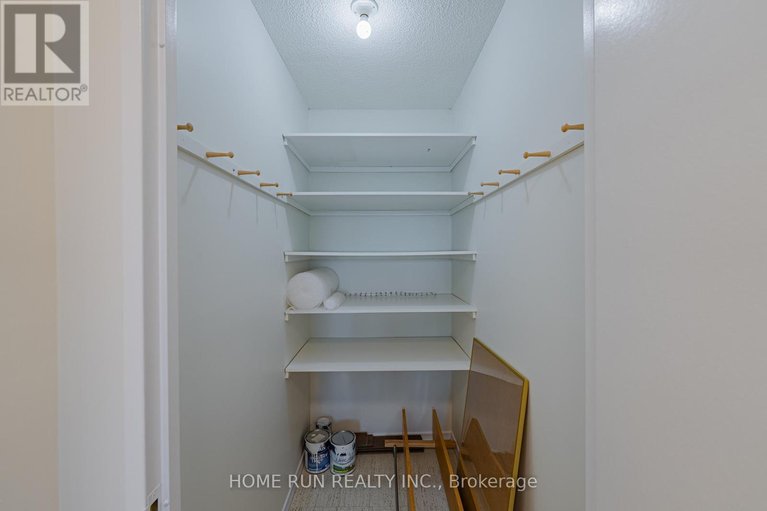 29570422/1111-555-brittany-drive/viscount-alexander-park/ottawa/ontario/K1K4C5_35