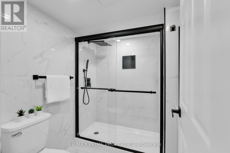 29378490/1035-connery-avenue/elmvale-acresurbandale/ottawa/ontario/K1G2N9_36