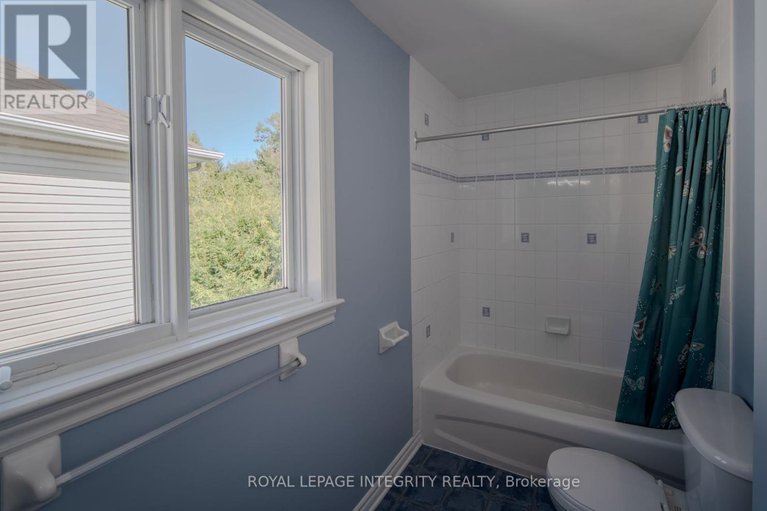 28879504/141-steeple-chase-drive/bridlewood/ottawa/ontario/K2M2Z5_36