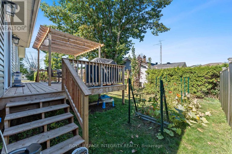 28896126/2217-lapointe-street/clarencerockland-twp/clarence-rockland/ontario/K0A1E0_8