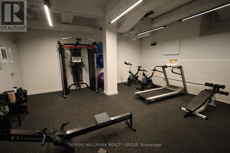 29641679/607-135-barrette-street/vanier/ottawa/ontario/K1L7Z9_30