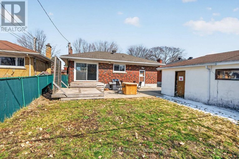 29579808/1318-albany-drive/bel-air-heights/ottawa/ontario/K2C2L9_35