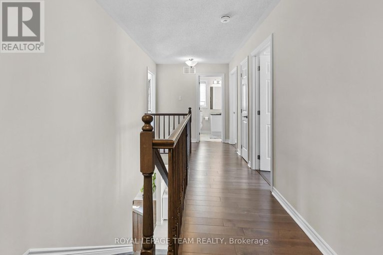 28616419/526-alcor-terrace/half-moon-bay/ottawa/ontario/K2J6N6_18