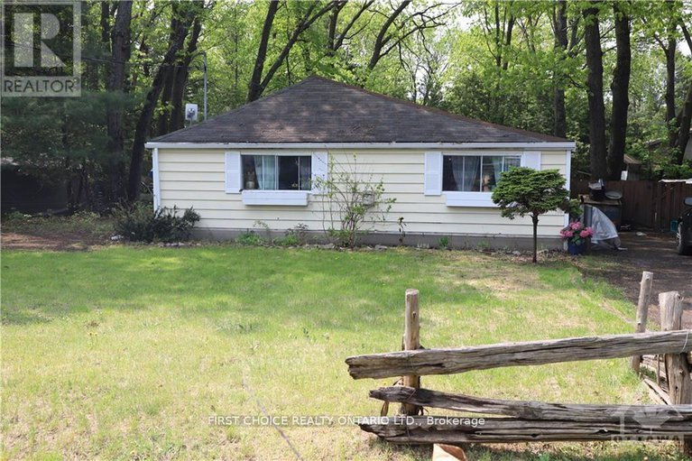 27933772/397-bayview-drive/constance-bay/ottawa/ontario/K0A3M0_1