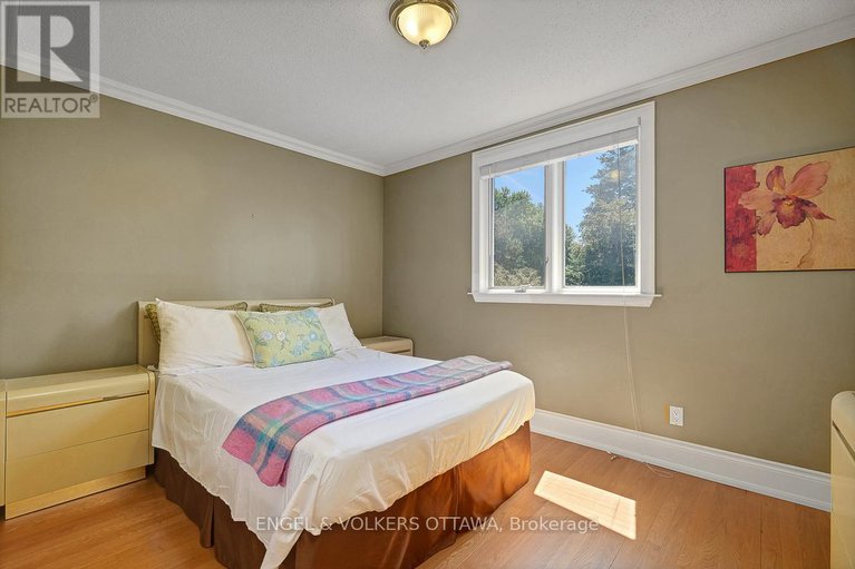 28808789/3-mohawk-crescent/bruce-farmgraham-parkqualicumbellands/ottawa/ontario/K2H7G7_34