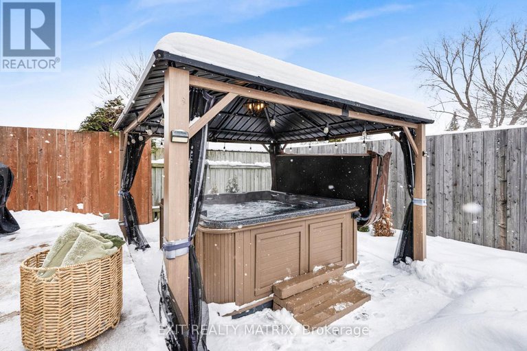 29231078/291-maple-street/village-of-russell/russell/ontario/K4R1B3_28