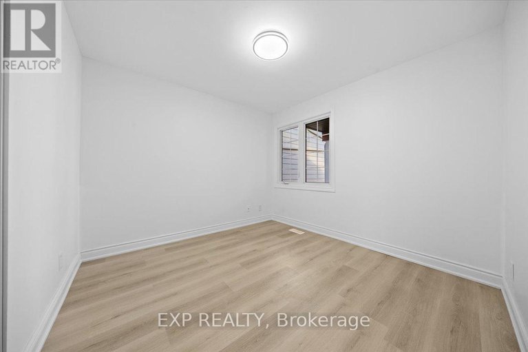 29178541/290-elderberry-terrace/chatelaine-village/ottawa/ontario/K1E1Z1_22