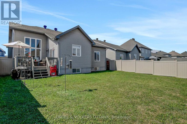 28893468/304-colmar-street/embrun/russell/ontario/K0A1W0_34