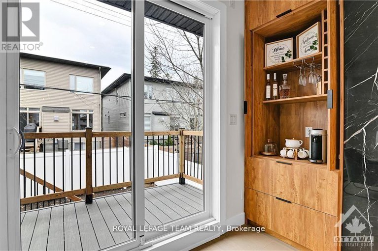 28662763/828-alpine-avenue/queensway-terrace-north/ottawa/ontario/K2B5R6_15