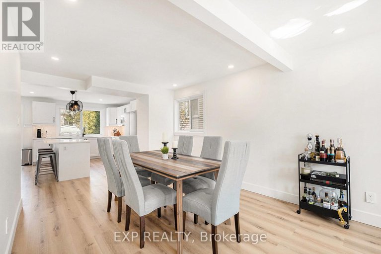 28268546/16-weybridge-drive/cedargrovefraserdale/ottawa/ontario/K2J2X2_4