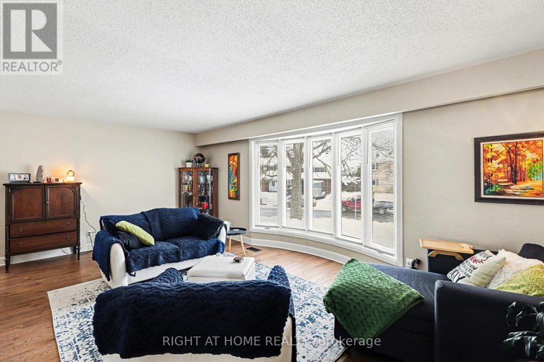 29353091/51-westpark-drive/blackburn-hamlet/ottawa/ontario/K1B3G4_17
