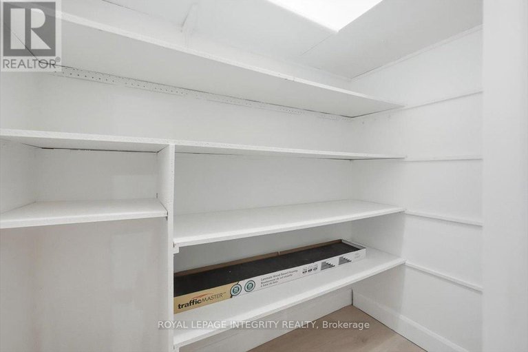 29233378/109-158a-mcarthur-avenue/vanier/ottawa/ontario/K1L7E7_22