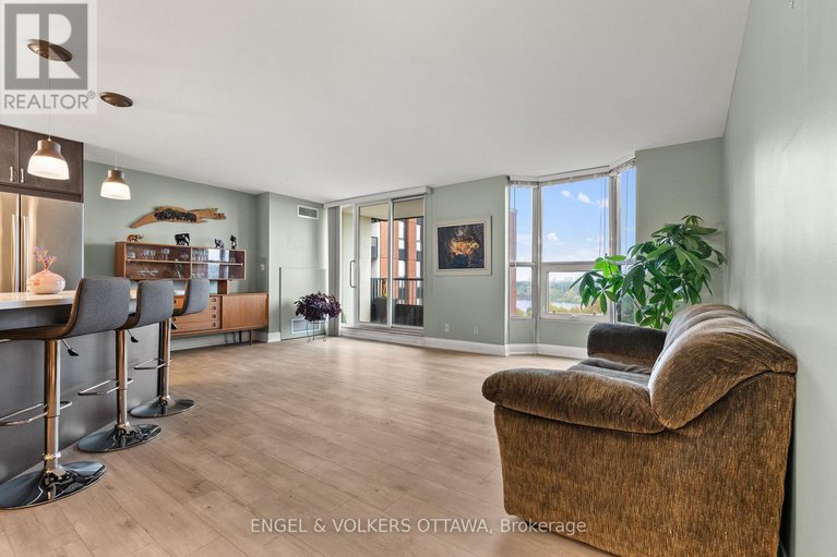 28939396/1006-2951-riverside-drive/mooneys-bayriverside-park/ottawa/ontario/K1V8W6_8