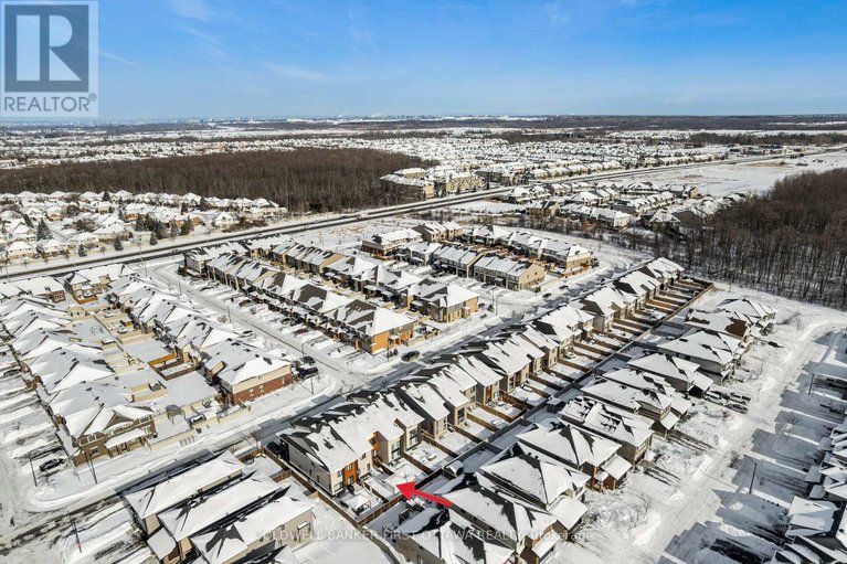 29465691/422-markdale-terrace/riverside-southgloucester-glen/ottawa/ontario/K4M0E2_45