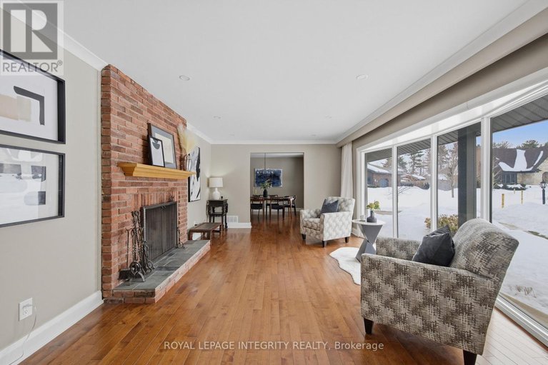 29430420/8-smugglers-court/arlington-woods/ottawa/ontario/K2H7Y7_6