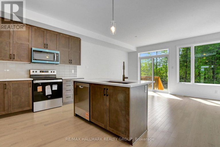 28373166/325-shale-street/clarencerockland-twp/clarence-rockland/ontario/K4K1P6_13