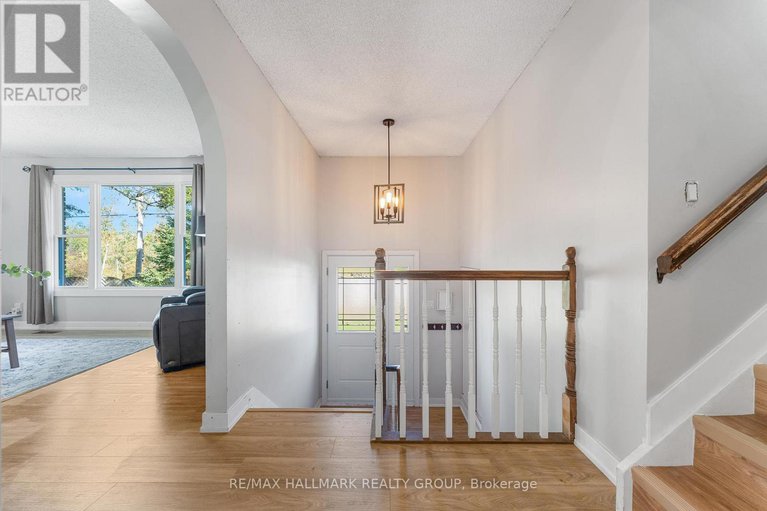 29165862/3960-farmers-way/carlsbad-springs/ottawa/ontario/K0A1K0_4