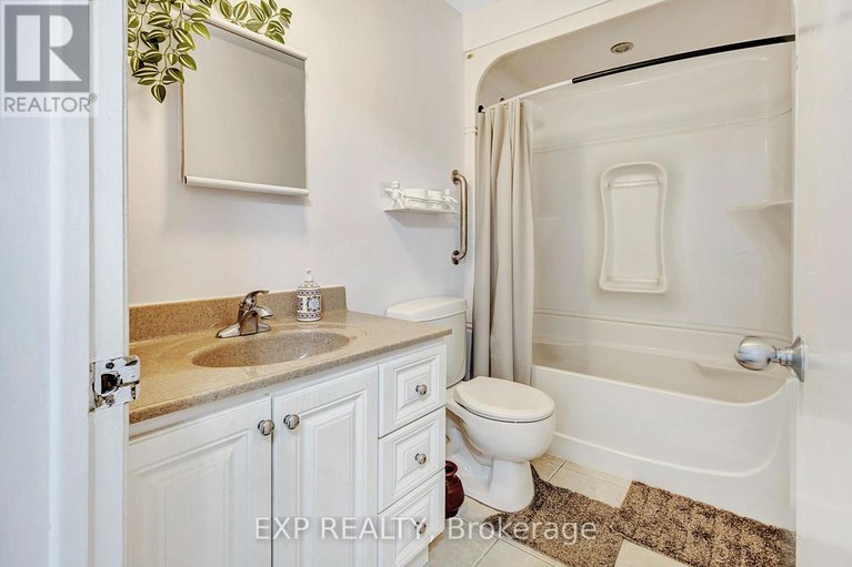 28498243/64-68-ramsgate-private/mooneys-bayriverside-park/ottawa/ontario/K1V8M4_15