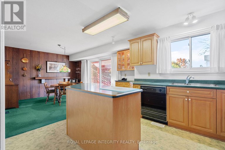 29021047/12-wynford-avenue/craig-henrywoodvale/ottawa/ontario/K2G3Z3_10