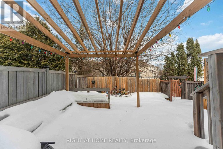 29443377/123-kinross-private/morgans-grantsouth-march/ottawa/ontario/K2K3P9_69