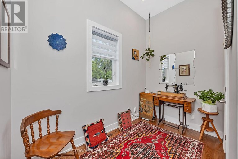 28399504/1355-mory-street/emerald-woodssawmill-creek/ottawa/ontario/K1T1C8_15