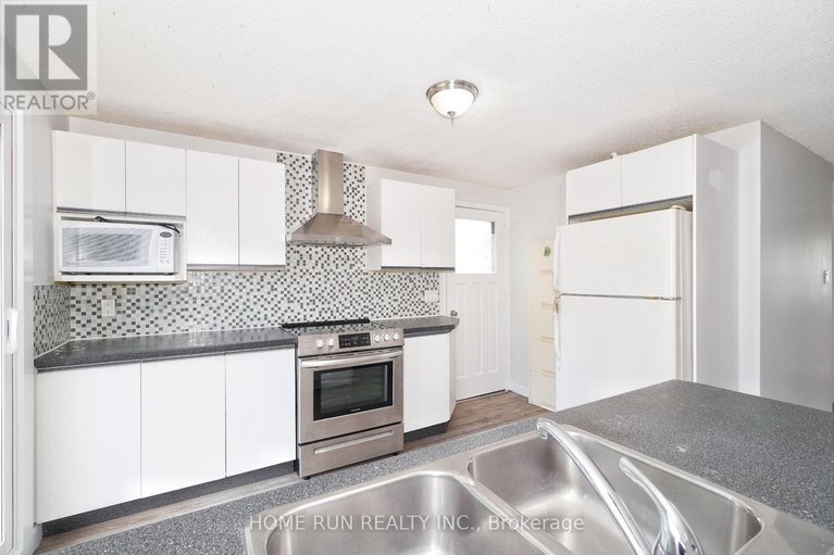 28597038/1292-meadowlands-drive-e/borden-farmstewart-farmcarleton-heightsparkwood-hills/ottawa/ontario/K2E6K5_9