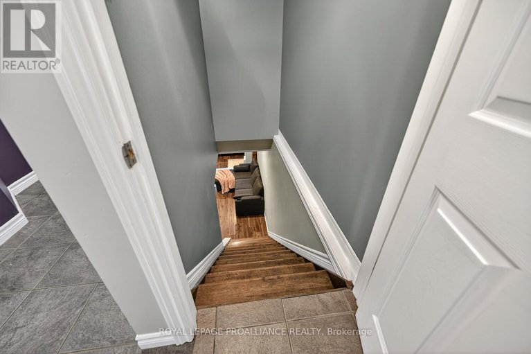 29557467/5500-meadowbrook-drive/iroquois/south-dundas/ontario/K0E1K0_20