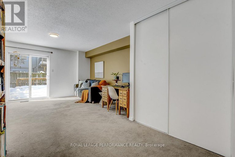 29329545/95-manhattan-crescent/central-park/ottawa/ontario/K2C4B7_39