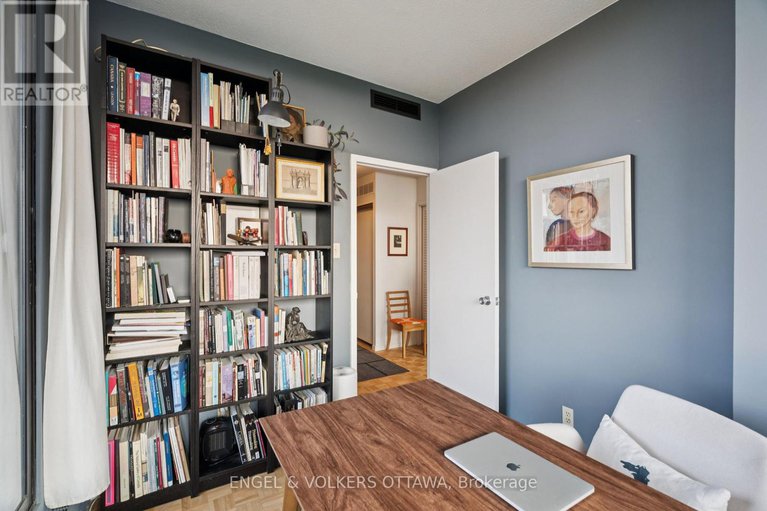28619826/8a-400-laurier-avenue-e/sandy-hill/ottawa/ontario/K1N8Y2_33