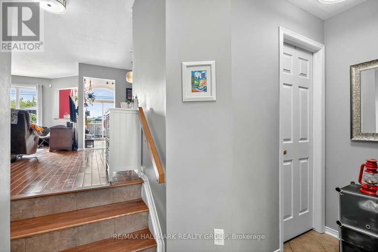 28702386/6212-arbourwood-drive/chapel-hill/ottawa/ontario/K1C7L6_6