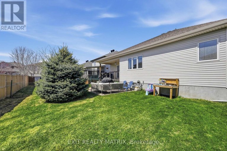 29681482/129-abbey-crescent/village-of-russell/russell/ontario/K4R1A1_39
