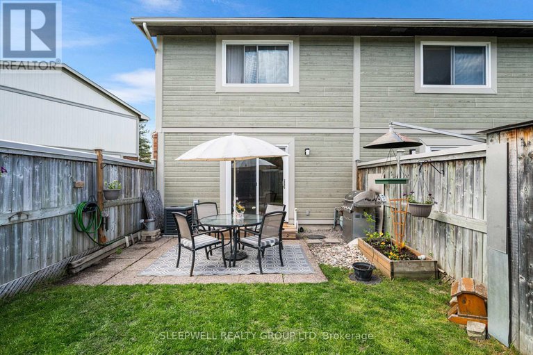 28378169/82-28-barrow-crescent/katimavik/ottawa/ontario/K2L2K1_36