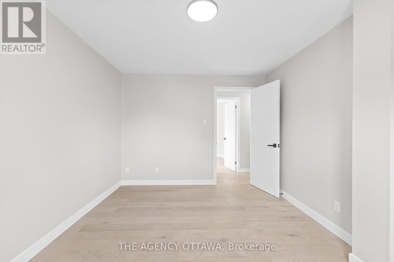 28660139/688-laverendrye-drive/beacon-hill-north/ottawa/ontario/K1J7X6_28