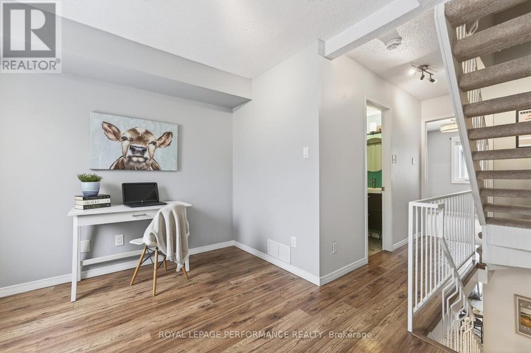 29325303/90d-templeton-street-e/sandy-hill/ottawa/ontario/K1N6X3_21