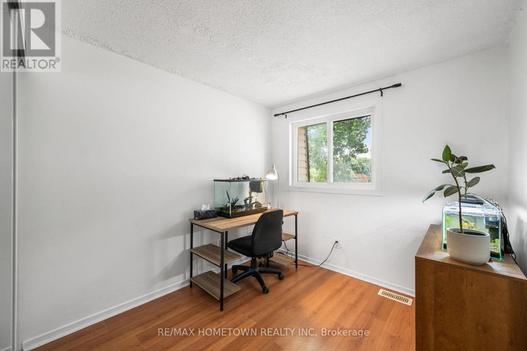 28783270/8b-sonnet-crescent/westcliffe-estates/ottawa/ontario/K2H8W6_17