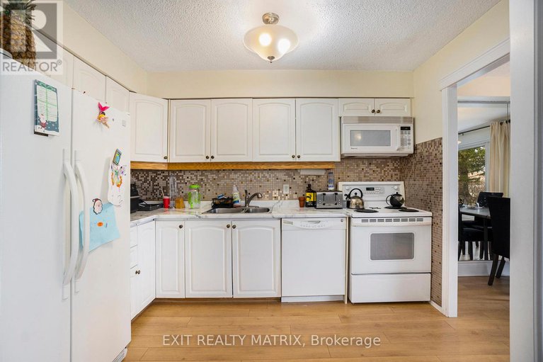 28184826/102-158b-mcarthur-avenue/vanier/ottawa/ontario/K1L8C9_9