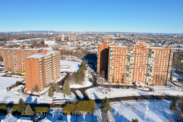 29636684/1007-2759-carousel-crescent/emerald-woodssawmill-creek/ottawa/ontario/K1T2N5_43