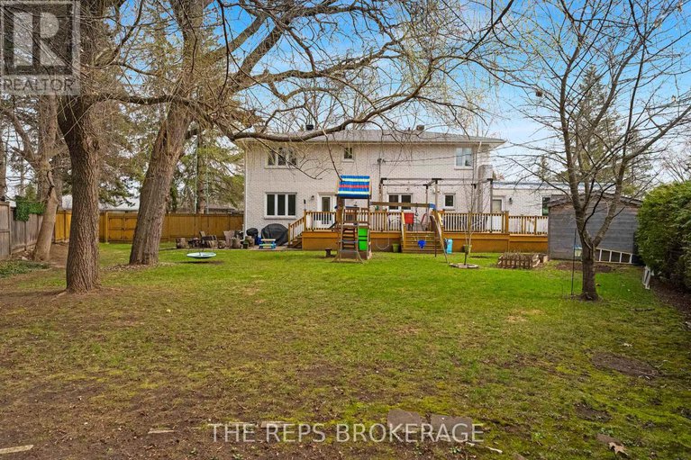 28336978/3062-upper-otterson-place/mooneys-bayrevelstoke/ottawa/ontario/K1V7B6_31